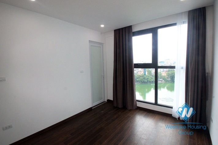 Nice 02 bedrooms for rent in Dong Da district, Lake view